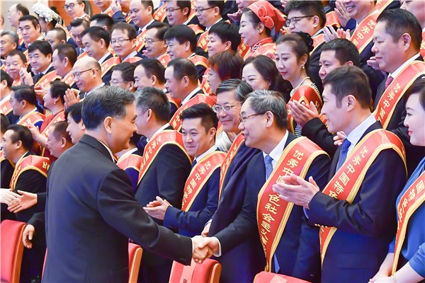 曲道奎總裁榮獲“優(yōu)秀中國(guó)特色社會(huì)主義事業(yè)建設(shè)者”稱號(hào)